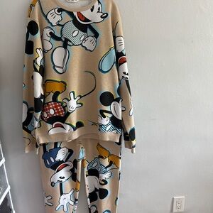 Unisex Disney sweatsuit featuring Mickey Mouse SZ XXL